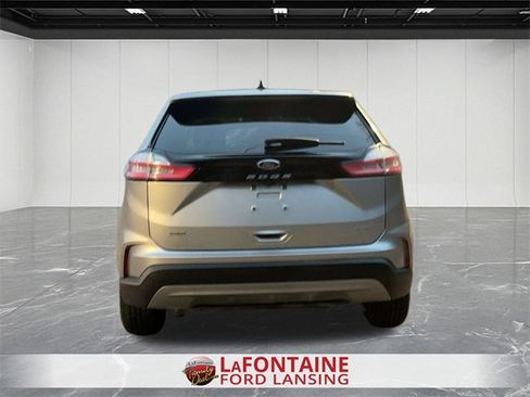 Used 2023 Ford Edge SEL image 4