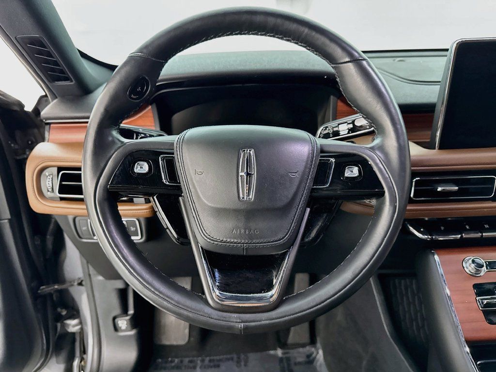 Used 2022 Lincoln Aviator Reserve w/ Equipment Group 201A RWD image 11
