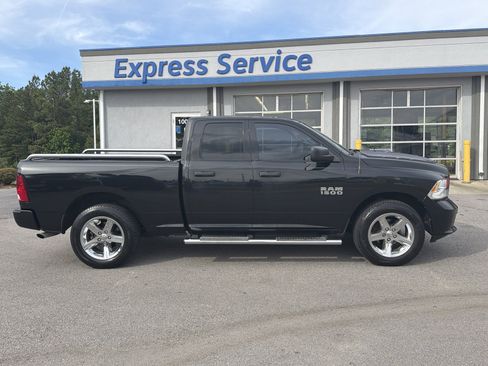 Used 2015 RAM 1500 Express RWD image 13