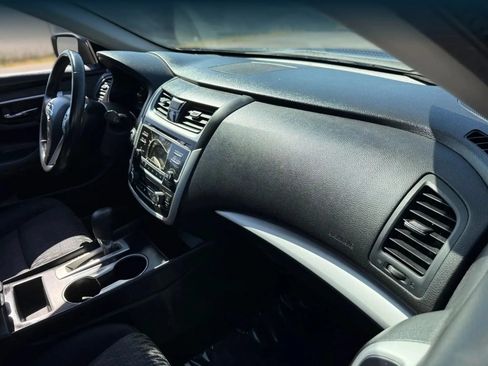 Used 2017 Nissan Altima 2.5 SV FWD image 19