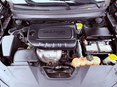 Used 2019 Jeep Cherokee Latitude Plus image 23