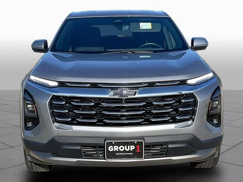 Used 2025 Chevrolet Equinox LT w/ Safety and Technology Package FWD image 4