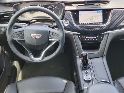 Used 2023 Cadillac XT6 Premium Luxury FWD image 30