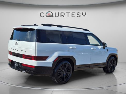 Used 2025 Hyundai Santa Fe Calligraphy FWD image 5