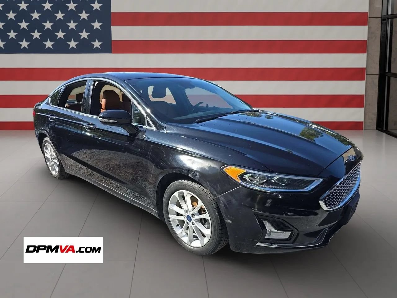 Used 2019 Ford Fusion Energi Titanium FWD image 4