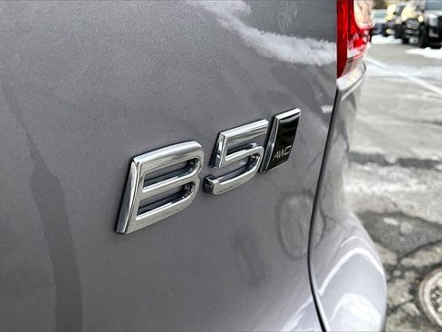 Certified 2026 Volvo XC40 B5 Plus w/ Protection Package Premier image 23