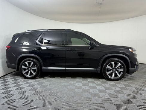 Used 2025 Honda Pilot Touring image 8