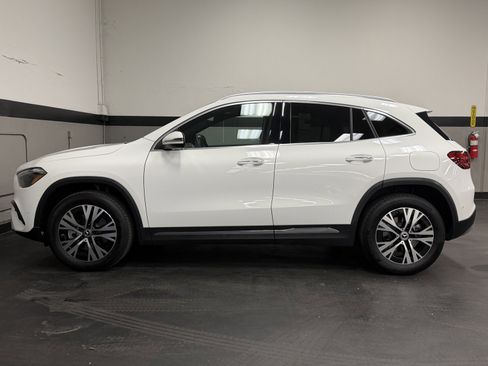 Certified 2025 Mercedes-Benz GLA 250 image 9