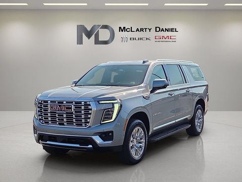 New 2026 GMC Yukon XL Denali w/ Advanced Technology Package AWD/4WD image 2