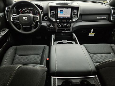 New 2026 RAM 1500 4x4 Crew Cab image 8