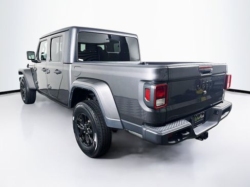 Used 2021 Jeep Gladiator Sport image 5