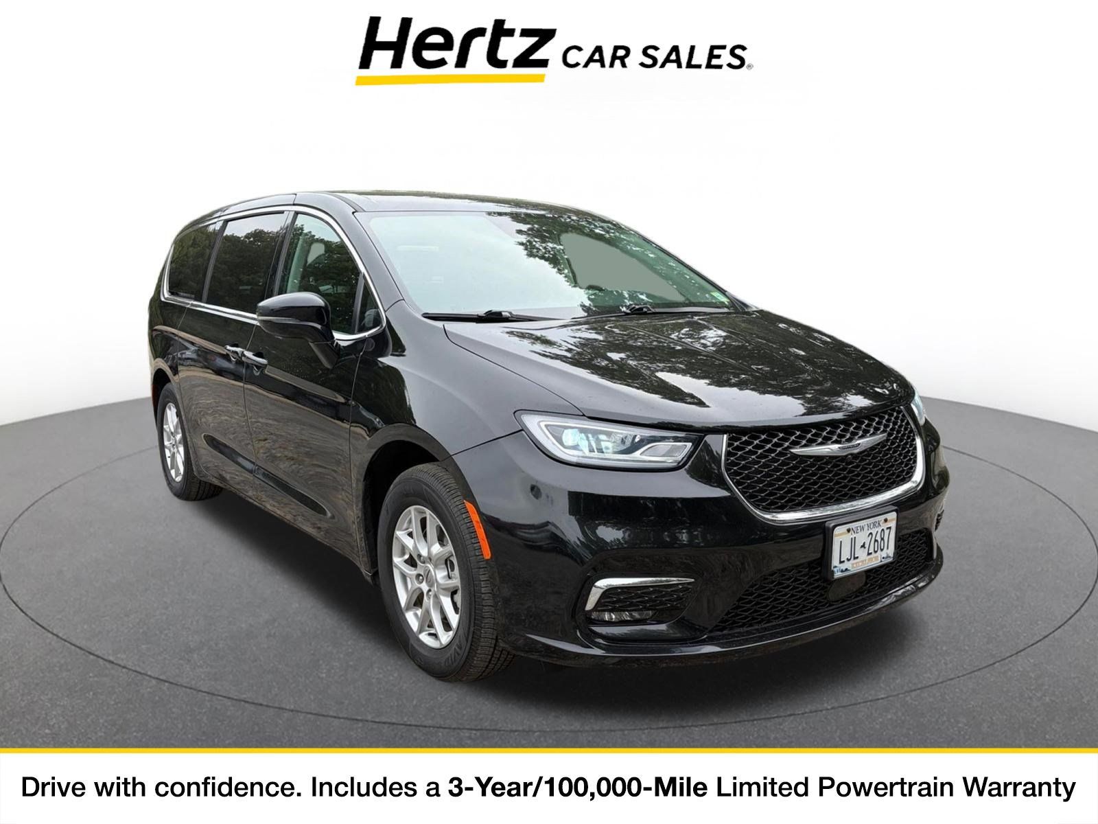 Used 2024 Chrysler Pacifica Touring-L FWD image 1