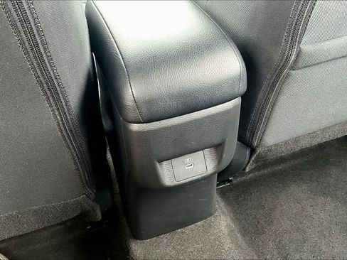 Used 2025 Nissan Versa SV FWD image 11