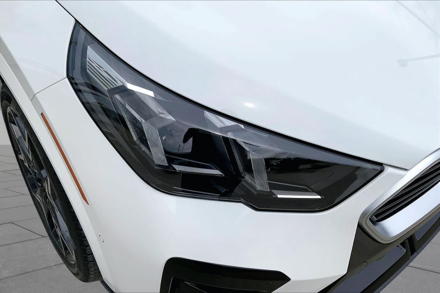 Used 2025 BMW X2 M35i AWD/4WD image 26