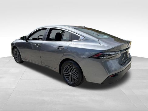 New 2026 Nissan Sentra SV w/ Floor Mat Package FWD image 5