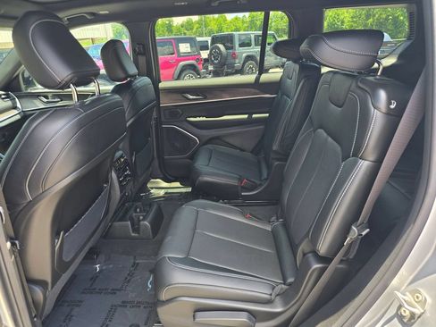 New 2026 Jeep Grand Cherokee L Limited AWD/4WD image 12