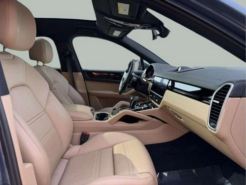 Used 2020 Porsche Cayenne AWD/4WD image 30