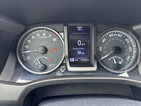 Used 2018 Toyota Tacoma TRD Off-Road w/ Technology Package image 19