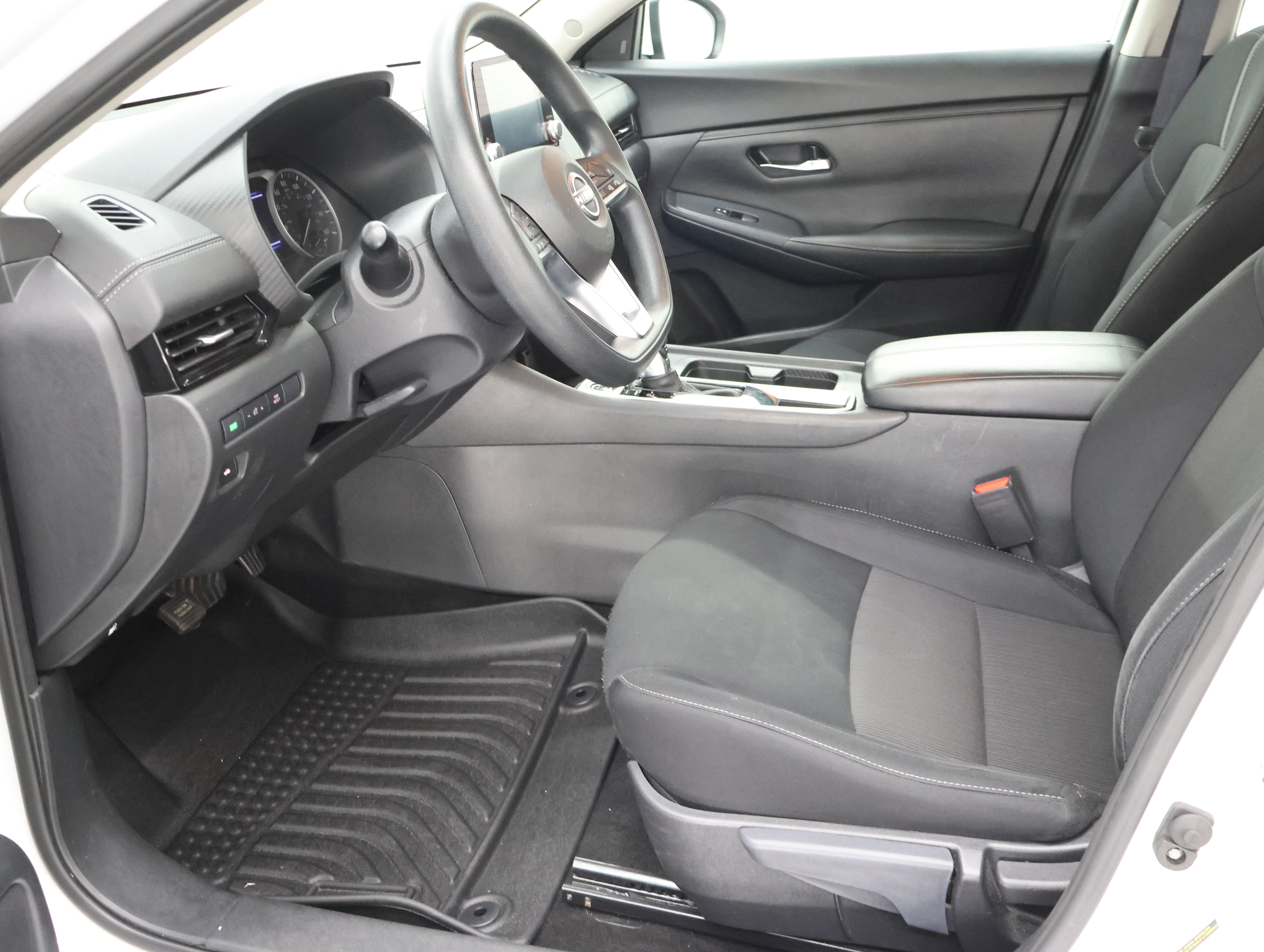 Used 2024 Nissan Sentra SV FWD image 8