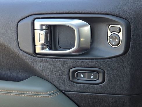 New 2026 Jeep Gladiator Mojave w/ Safety Group AWD/4WD image 27