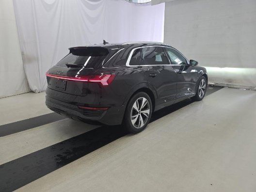 Used 2024 Audi Q8 e-tron Premium AWD/4WD image 5