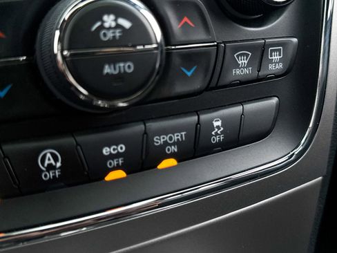 Used 2018 Jeep Grand Cherokee Altitude image 9