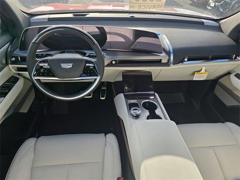 New 2026 Cadillac Vistiq Sport w/ LPO, Floor Liner Package image 19