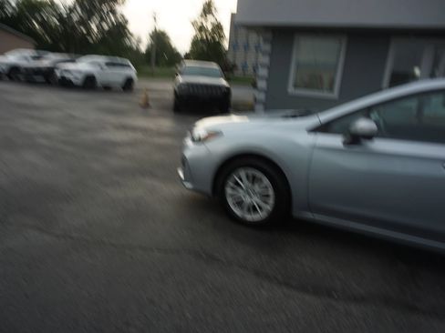 Used 2017 Subaru Impreza 2.0i Premium AWD/4WD image 9