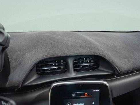 Used 2023 McLaren Artura RWD image 12