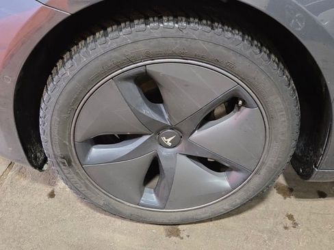 Used 2019 Tesla Model 3 Performance image 3