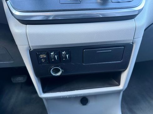 Used 2015 Toyota Sienna XLE w/ XLE Navigation Package FWD image 20