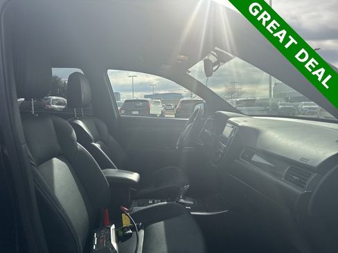 Used 2019 Mitsubishi Outlander SEL image 9