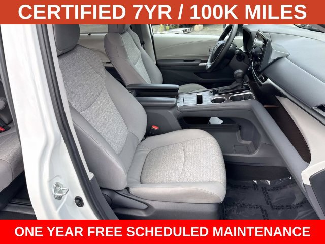 Used 2024 Toyota Sienna LE AWD/4WD image 9