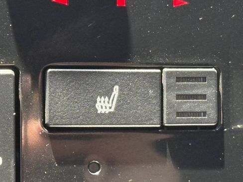 Used 2019 Toyota Avalon XLE w/ Carpet Mat Package FWD image 14