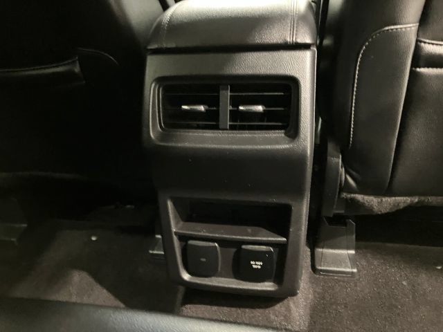 Used 2016 Ford Edge SEL w/ Equipment Group 201A AWD/4WD image 34