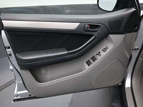 Used 2007 Toyota 4Runner SR5 image 11