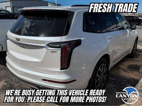 Used 2025 Cadillac XT6 Sport w/ Platinum Package image 2