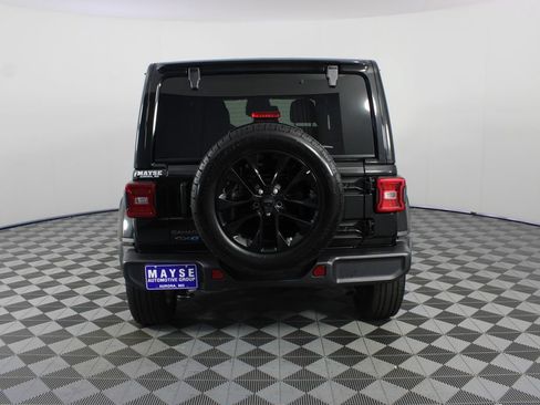 Used 2025 Jeep Wrangler Unlimited Sahara AWD/4WD image 22