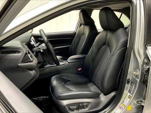 Used 2019 Toyota Camry SE image 25