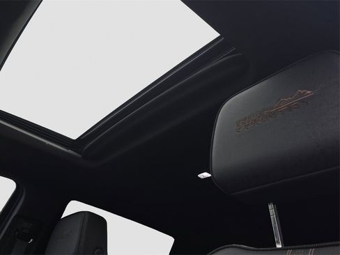 Used 2024 Chevrolet Silverado 3500 High Country w/ High Country Premium Package image 8