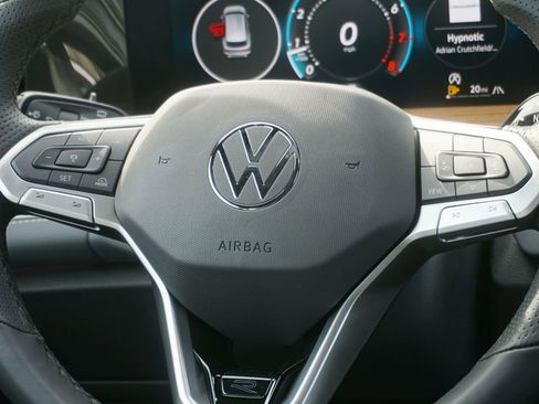 New 2026 Volkswagen Tiguan SEL R-Line AWD/4WD image 16