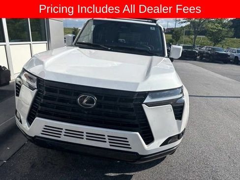 Used 2024 Lexus GX 550 w/ Accessory Package (31) AWD/4WD image 3