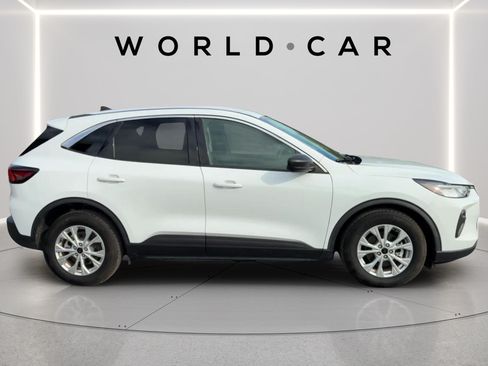 Used 2023 Ford Escape Active FWD image 2
