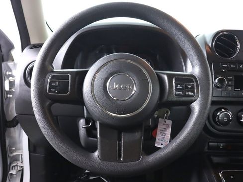 Used 2017 Jeep Patriot Sport AWD/4WD image 10