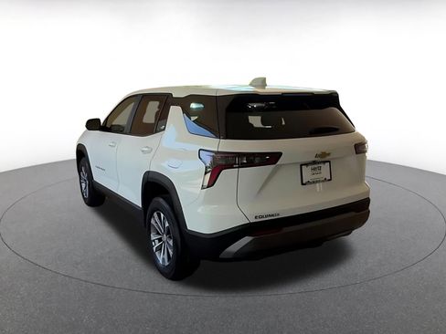 Used 2025 Chevrolet Equinox LT FWD image 11