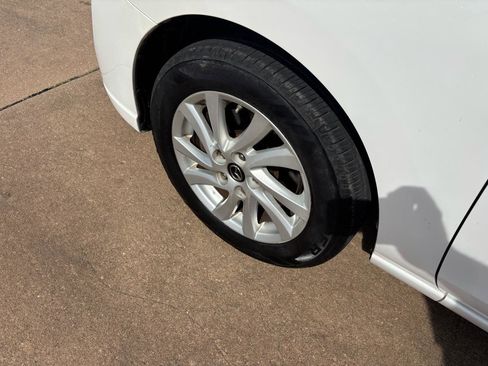 Used 2015 MAZDA MAZDA5 Sport image 21