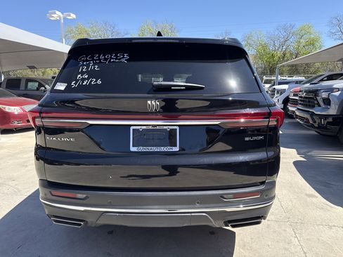 Used 2025 Buick Enclave Preferred w/ Super Cruise Package image 7