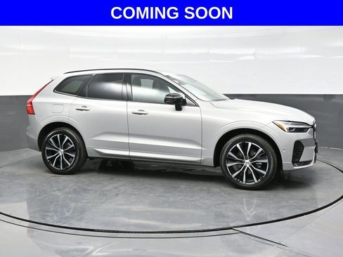 Used 2025 Volvo XC60 B5 Plus AWD/4WD image 8