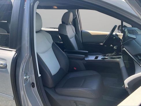 Used 2023 Toyota Sienna XSE image 24