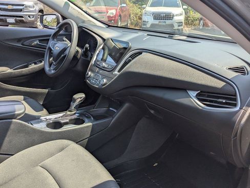 Used 2023 Chevrolet Malibu LT FWD image 34